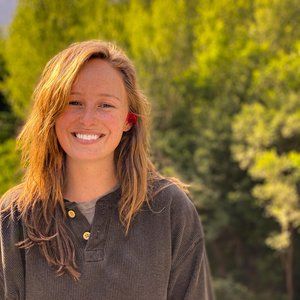 Hi! I'm Caroline :) | Meet Your Posher